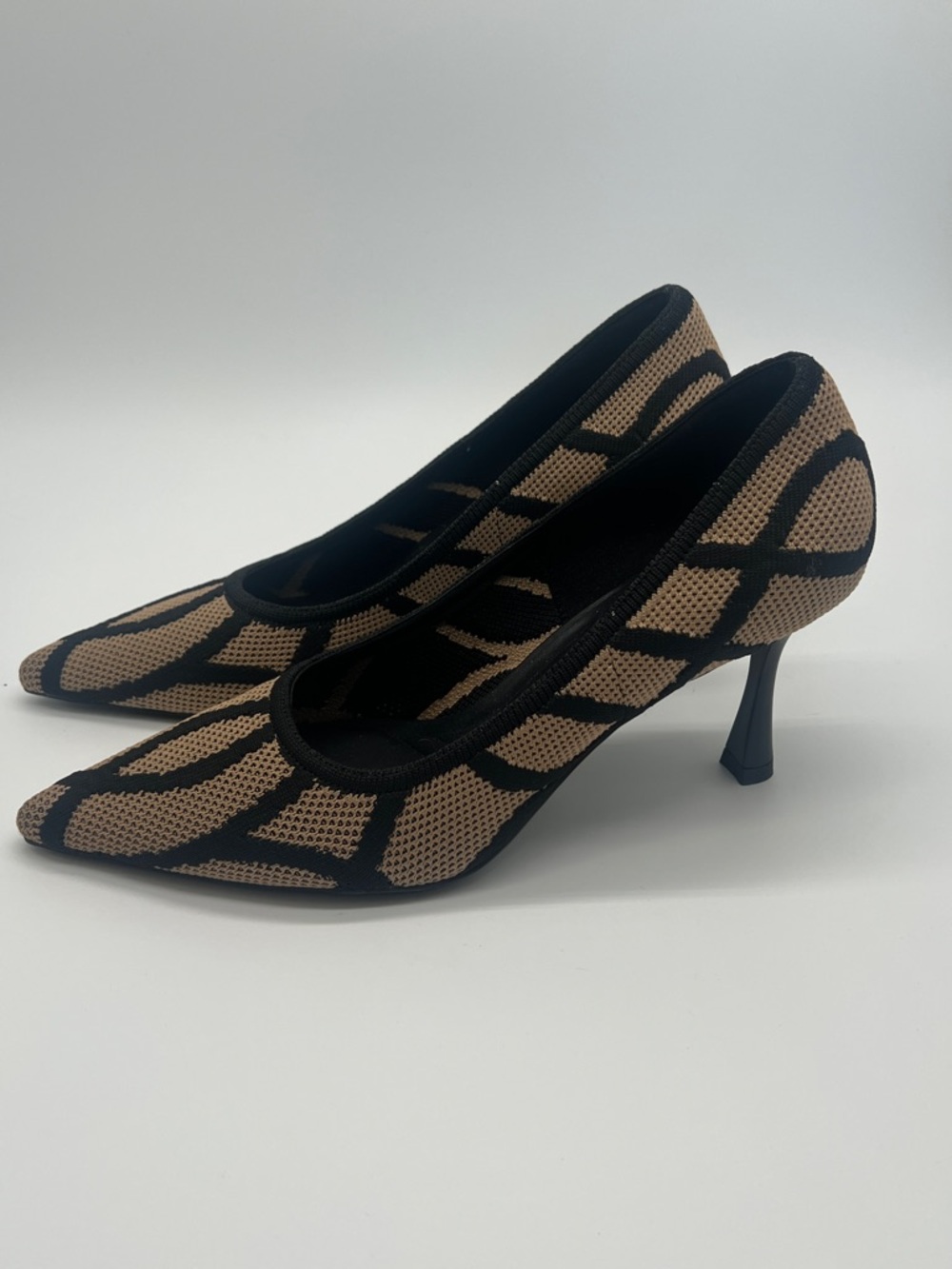 Cozy Island Neutral Tan and Black Patterned Pointed Toe Heels - New